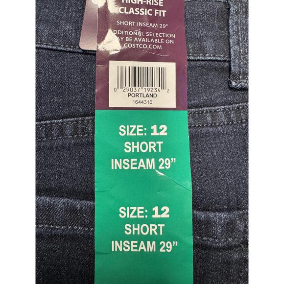 NWT Gloria Vanderbilt Amanda Classic Jeans – Portland Blue – Women’s Size 12 Sho - Picture 2 of 4